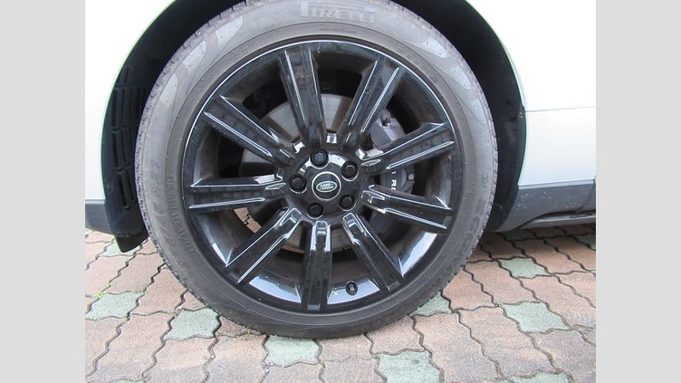 2020 認定中古車 Land Rover Range Rover ユーロンホワイト 2.0リッターSi4プラグインハイブリッド（404 PS） スタンダードホイールベース VOGUE