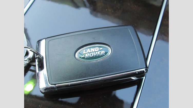2020 認定中古車 Land Rover Range Rover ユーロンホワイト 2.0リッターSi4プラグインハイブリッド（404 PS） スタンダードホイールベース VOGUE