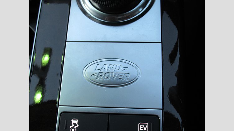 2020 認定中古車 Land Rover Range Rover ユーロンホワイト 2.0リッターSi4プラグインハイブリッド（404 PS） スタンダードホイールベース VOGUE
