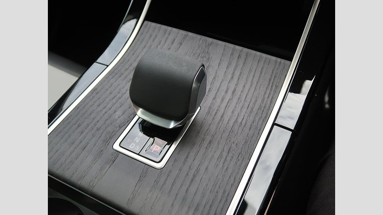 2024 認定中古車 Land Rover Range Rover Velar オストゥーニパールホワイト D200マイルドハイブリッド（ディーゼル） Standard Wheelbase Dynamic SE