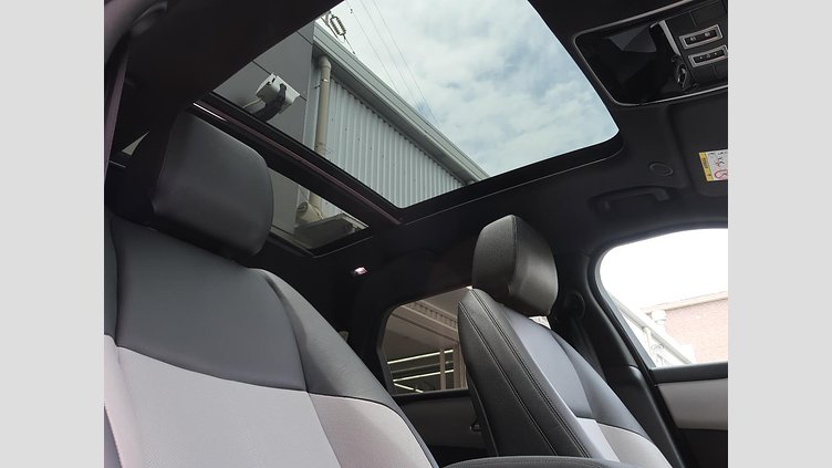 2024 認定中古車 Land Rover Range Rover Velar オストゥーニパールホワイト D200マイルドハイブリッド（ディーゼル） Standard Wheelbase Dynamic SE