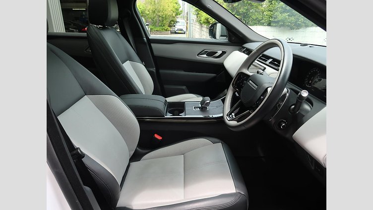 2024 認定中古車 Land Rover Range Rover Velar オストゥーニパールホワイト D200マイルドハイブリッド（ディーゼル） Standard Wheelbase Dynamic SE