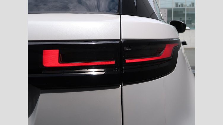2024 認定中古車 Land Rover Range Rover Velar オストゥーニパールホワイト D200マイルドハイブリッド（ディーゼル） Standard Wheelbase Dynamic SE