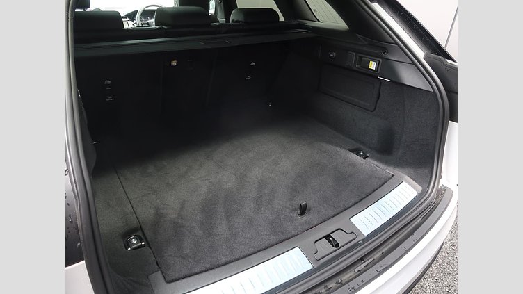 2024 認定中古車 Land Rover Range Rover Velar オストゥーニパールホワイト D200マイルドハイブリッド（ディーゼル） Standard Wheelbase Dynamic SE