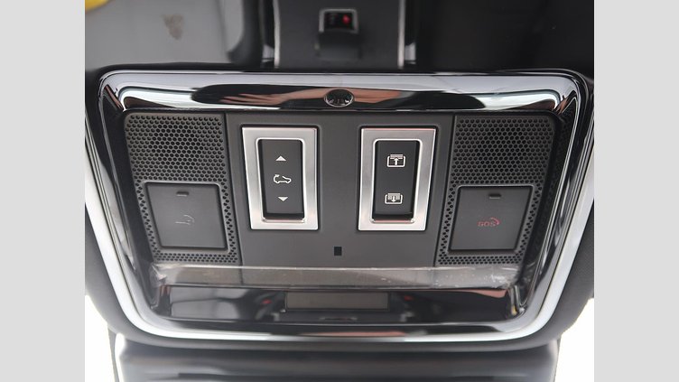 2024 認定中古車 Land Rover Range Rover Velar オストゥーニパールホワイト D200マイルドハイブリッド（ディーゼル） Standard Wheelbase Dynamic SE