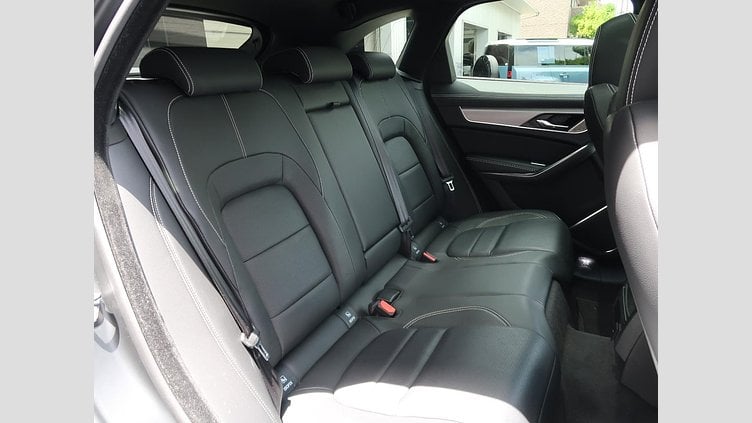2024 認定中古車 Jaguar F-Pace ポルトフィーノブルー D204 AWD（オートマチック）MHEV R-DYNAMIC SE