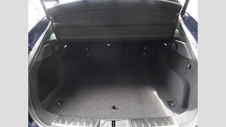 2024 認定中古車 Jaguar F-Pace ポルトフィーノブルー D204 AWD（オートマチック）MHEV R-DYNAMIC SE