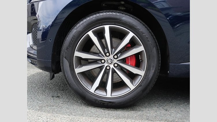 2024 認定中古車 Jaguar F-Pace ポルトフィーノブルー D204 AWD（オートマチック）MHEV R-DYNAMIC SE