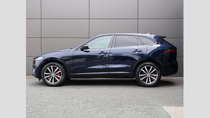 F-Pace 11