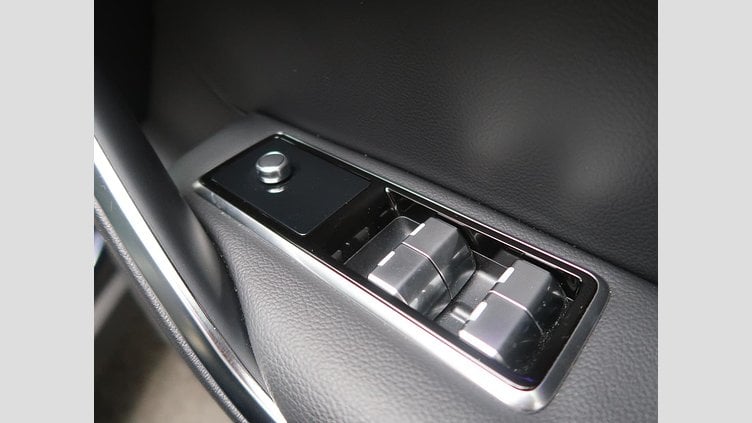 2024 認定中古車 Jaguar F-Pace ポルトフィーノブルー D204 AWD（オートマチック）MHEV R-DYNAMIC SE