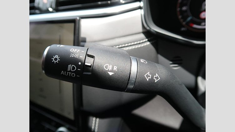 2024 認定中古車 Jaguar F-Pace ポルトフィーノブルー D204 AWD（オートマチック）MHEV R-DYNAMIC SE