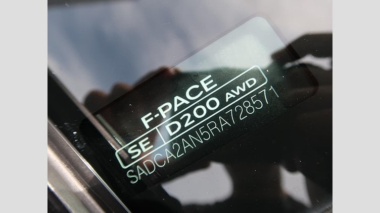 2024 認定中古車 Jaguar F-Pace ポルトフィーノブルー D204 AWD（オートマチック）MHEV R-DYNAMIC SE