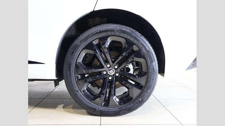 2024 認定中古車 Jaguar F-Pace オストゥーニパールホワイト D204 AWD（オートマチック）MHEV R-DYNAMIC SE
