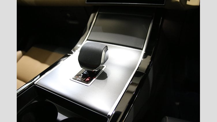 2024 認定中古車 Land Rover Range Rover Velar オストゥーニパールホワイト P400eプラグインハイブリッド（ガソリン） Dynamic HSE
