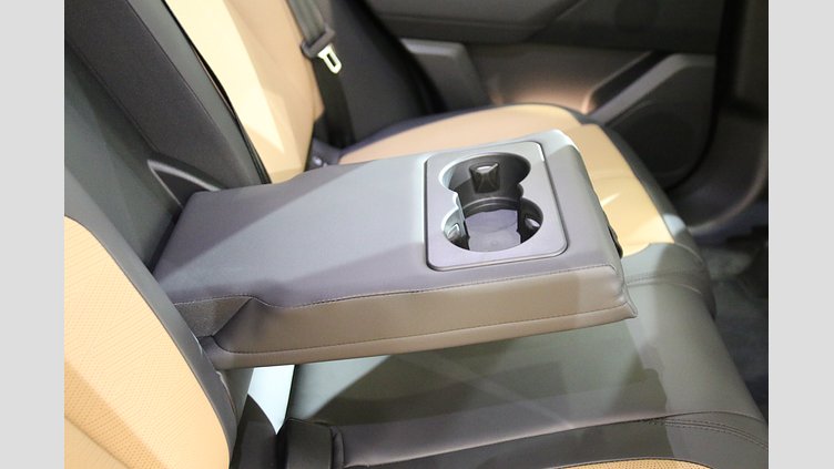 2024 認定中古車 Land Rover Range Rover Velar オストゥーニパールホワイト P400eプラグインハイブリッド（ガソリン） Dynamic HSE
