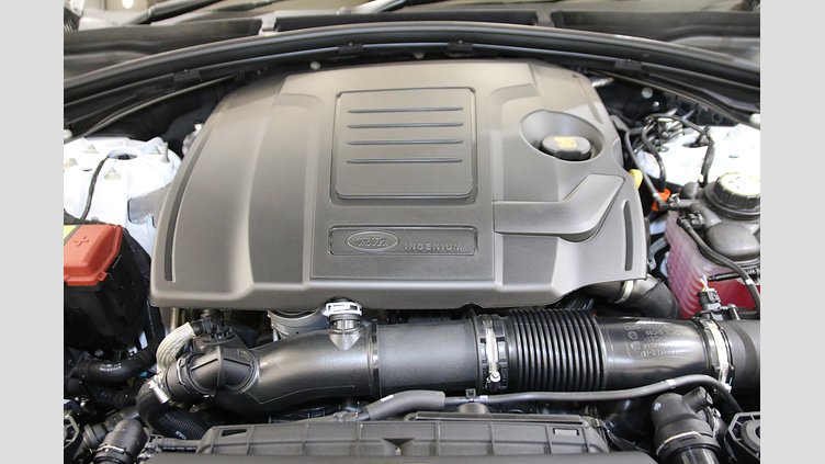 2024 認定中古車 Land Rover Range Rover Velar オストゥーニパールホワイト P400eプラグインハイブリッド（ガソリン） Dynamic HSE