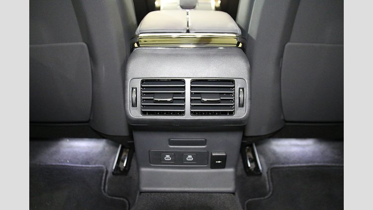 2024 認定中古車 Land Rover Range Rover Velar オストゥーニパールホワイト P400eプラグインハイブリッド（ガソリン） Dynamic HSE
