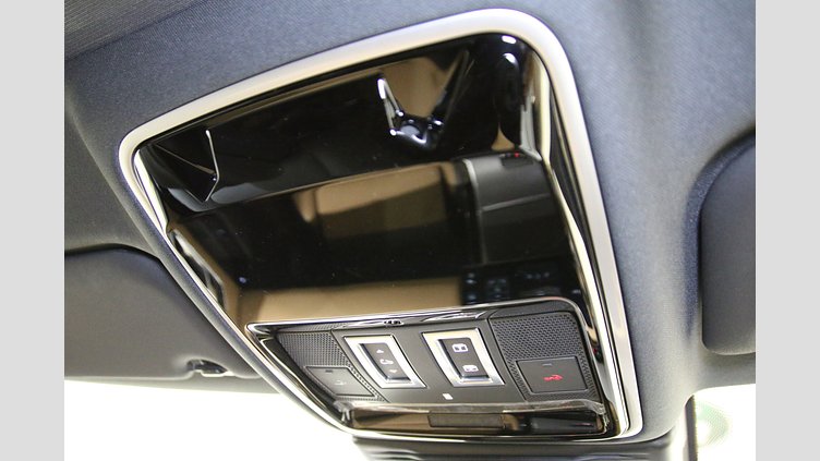 2024 認定中古車 Land Rover Range Rover Velar オストゥーニパールホワイト P400eプラグインハイブリッド（ガソリン） Dynamic HSE