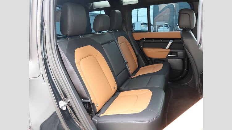 2023 認定中古車 Land Rover Defender 110 サントリーニブラック D300 AWD（AT） X-DYNAMIC HSE