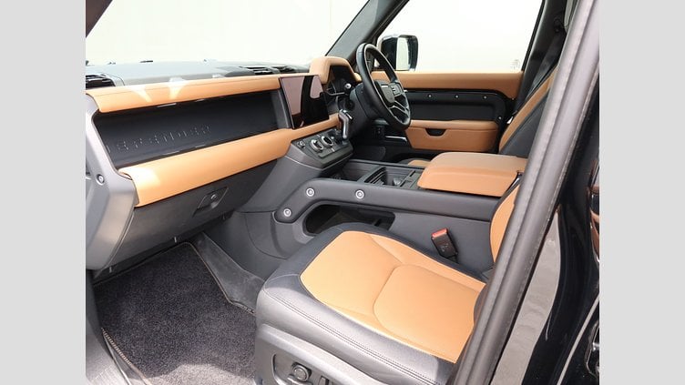 2023 認定中古車 Land Rover Defender 110 サントリーニブラック D300 AWD（AT） X-DYNAMIC HSE