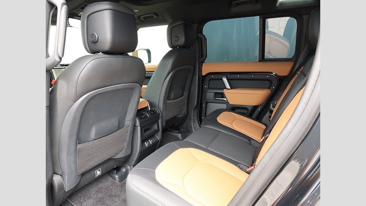 2023 認定中古車 Land Rover Defender 110 サントリーニブラック D300 AWD（AT） X-DYNAMIC HSE