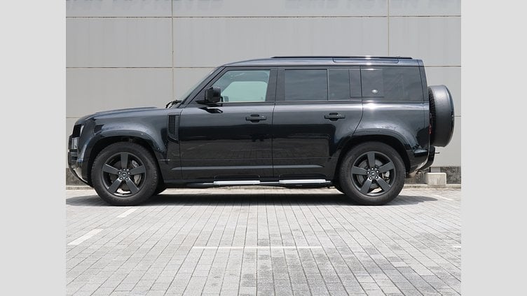 2023 認定中古車 Land Rover Defender 110 サントリーニブラック D300 AWD（AT） X-DYNAMIC HSE