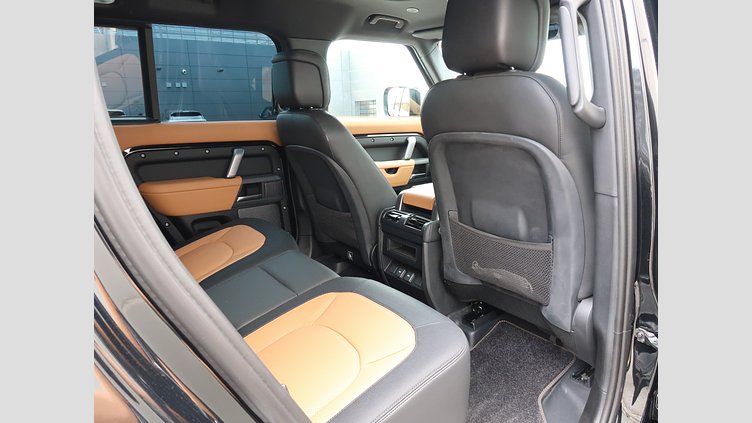 2023 認定中古車 Land Rover Defender 110 サントリーニブラック D300 AWD（AT） X-DYNAMIC HSE