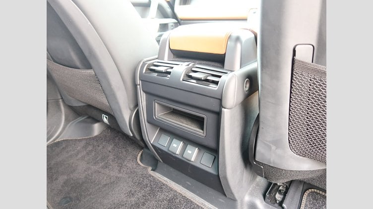 2023 認定中古車 Land Rover Defender 110 サントリーニブラック D300 AWD（AT） X-DYNAMIC HSE