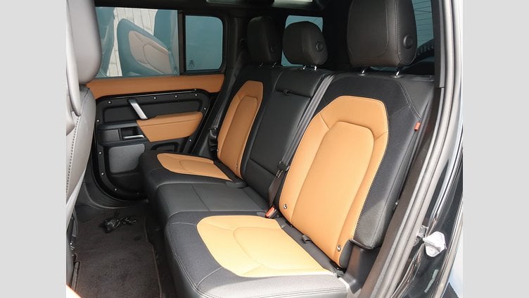2023 認定中古車 Land Rover Defender 110 サントリーニブラック D300 AWD（AT） X-DYNAMIC HSE