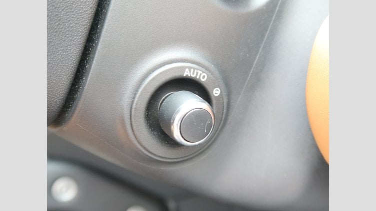 2023 認定中古車 Land Rover Defender 110 サントリーニブラック D300 AWD（AT） X-DYNAMIC HSE