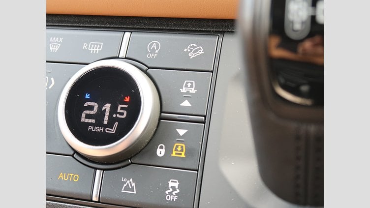 2023 認定中古車 Land Rover Defender 110 サントリーニブラック D300 AWD（AT） X-DYNAMIC HSE