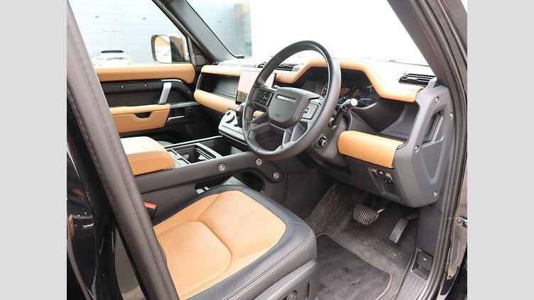 2023 認定中古車 Land Rover Defender 110 サントリーニブラック D300 AWD（AT） X-DYNAMIC HSE