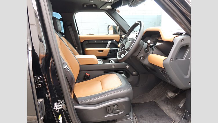 2023 認定中古車 Land Rover Defender 110 サントリーニブラック D300 AWD（AT） X-DYNAMIC HSE