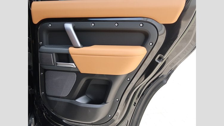 2023 認定中古車 Land Rover Defender 110 サントリーニブラック D300 AWD（AT） X-DYNAMIC HSE