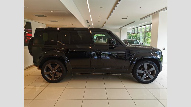2024 認定中古車 Land Rover Defender 110 サントリーニブラック P525 AWD (AT) V8