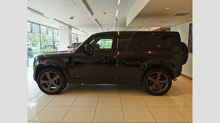 2024 認定中古車 Land Rover Defender 110 サントリーニブラック P525 AWD (AT) V8