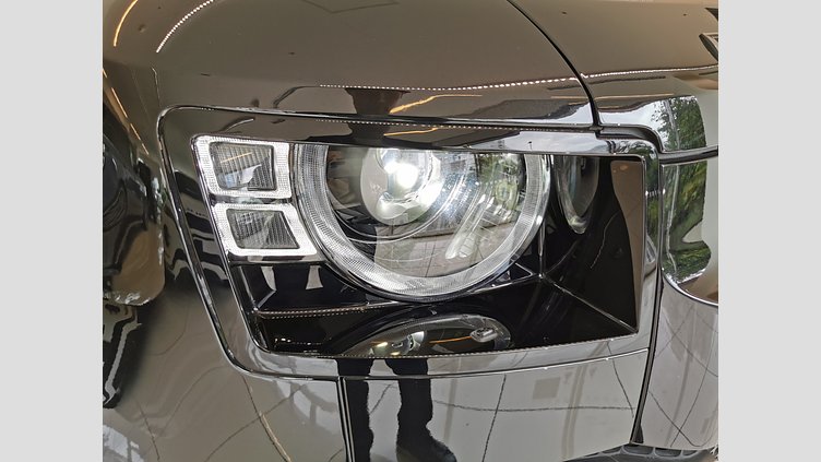 2024 認定中古車 Land Rover Defender 110 サントリーニブラック P525 AWD (AT) V8