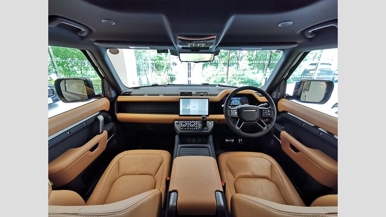 2024 認定中古車 Land Rover Defender 110 サントリーニブラック P525 AWD (AT) V8