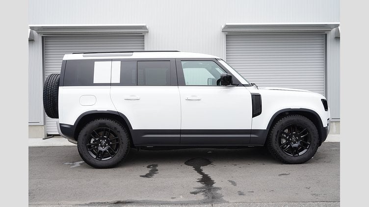 2024 認定中古車 Land Rover Defender 110 フジホワイト D350 ディーゼルマイルドハイブリッド S