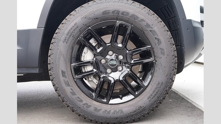 2024 認定中古車 Land Rover Defender 110 フジホワイト D350 ディーゼルマイルドハイブリッド S