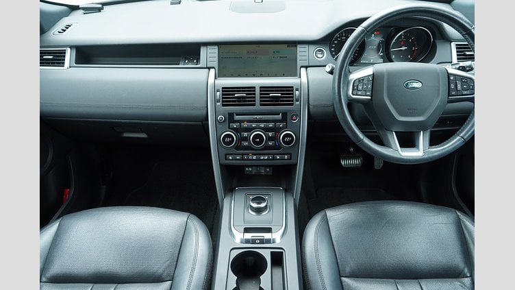 2019 認定中古車 Land Rover Discovery Sport Yulong White 2.0 litre i4D Diesel ランドマークエディション　D180