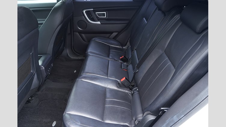 2019 認定中古車 Land Rover Discovery Sport Yulong White 2.0 litre i4D Diesel ランドマークエディション　D180