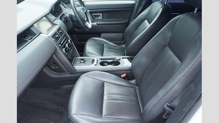 2019 認定中古車 Land Rover Discovery Sport Yulong White 2.0 litre i4D Diesel ランドマークエディション　D180