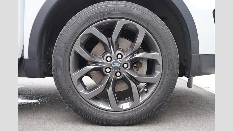 2019 認定中古車 Land Rover Discovery Sport Yulong White 2.0 litre i4D Diesel ランドマークエディション　D180
