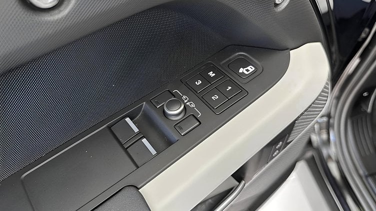 2022 Approved Land Rover Defender 110 Santorini Black 3.0 D250 Hard Top SE