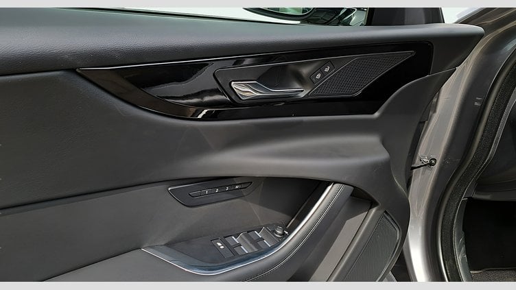 2022 Approved Jaguar XE Eiger Grey D200 AWD AUTOMATIC MHEV SE