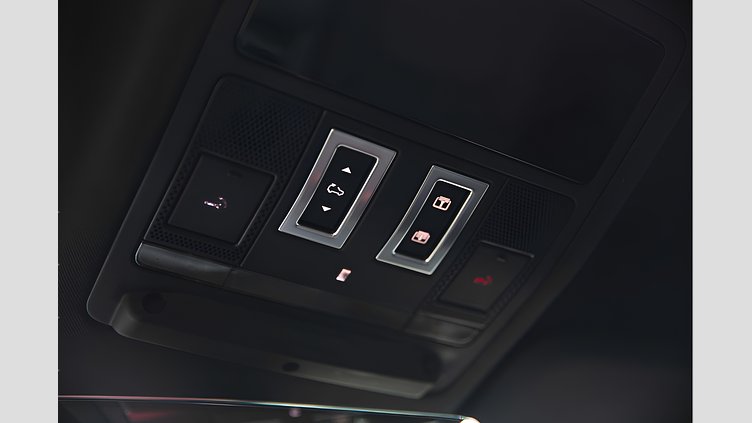 2024 Approved Land Rover Defender 110 Santorini Black D300 Diesel MHEV X-Dynamic SE