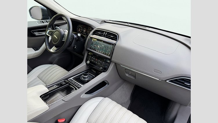 2020 Approved Jaguar F-Pace Santorini Black 25D 
2.0L INGENIUM 240KM TWIN TURBO DIESEL (przekładnia automatyczna)
Napęd AWD PORTFOLIO