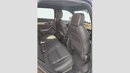 F-Pace 7