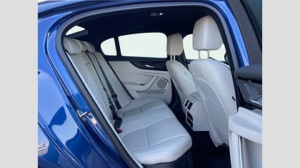 2022 Approved  XE Bluefire Blue AWD SE Image 7